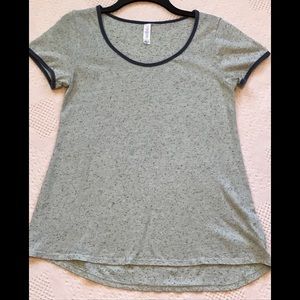 Soft T-shirt in mint green, dk blue specks casual comfortable